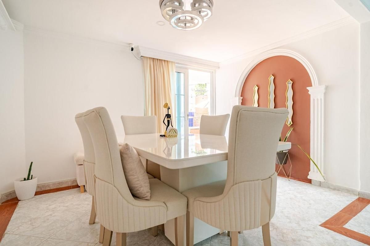 Luxury House Perfect Location