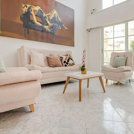 Luxury House Perfect Location